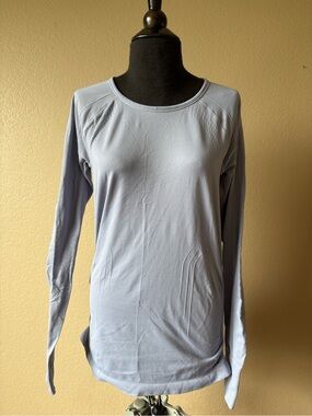 gaiam long sleeve seamless yoga top shirt size M Blue Grey Thumb Holes Pilates